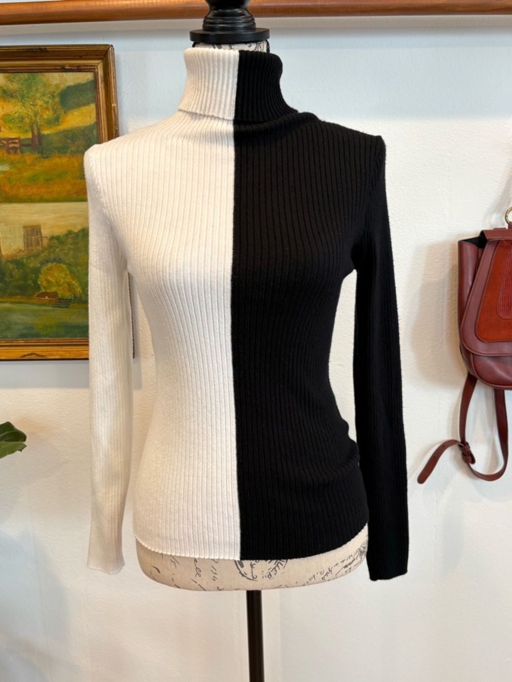 Closet Cleanout 🖤 Black White Split Turtleneck Ribbed Knit Colorblock Top